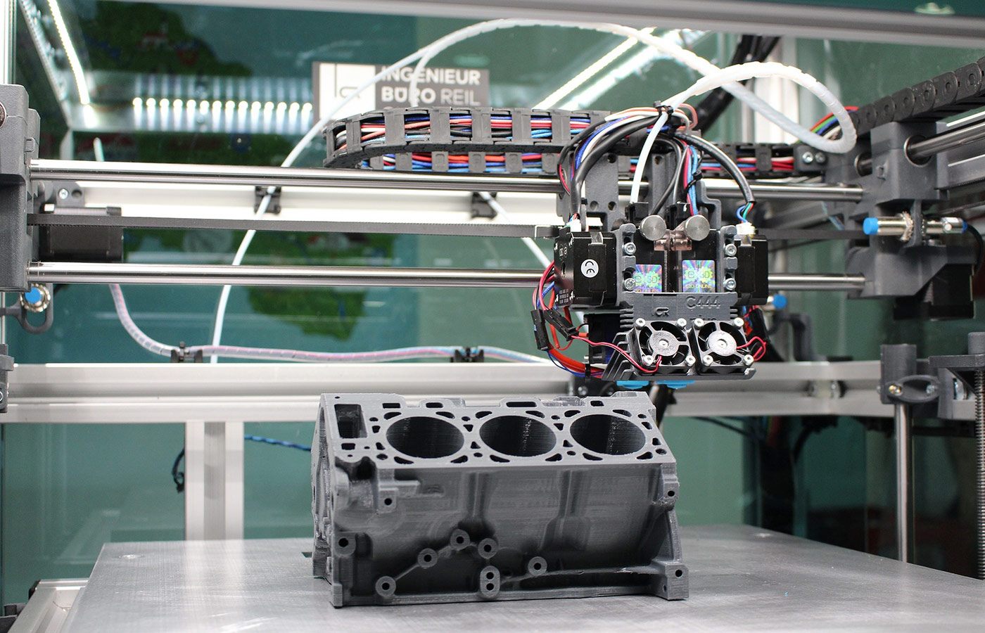 Uma impressora 3D, uma máquina que é utilizada na indústria 4.0