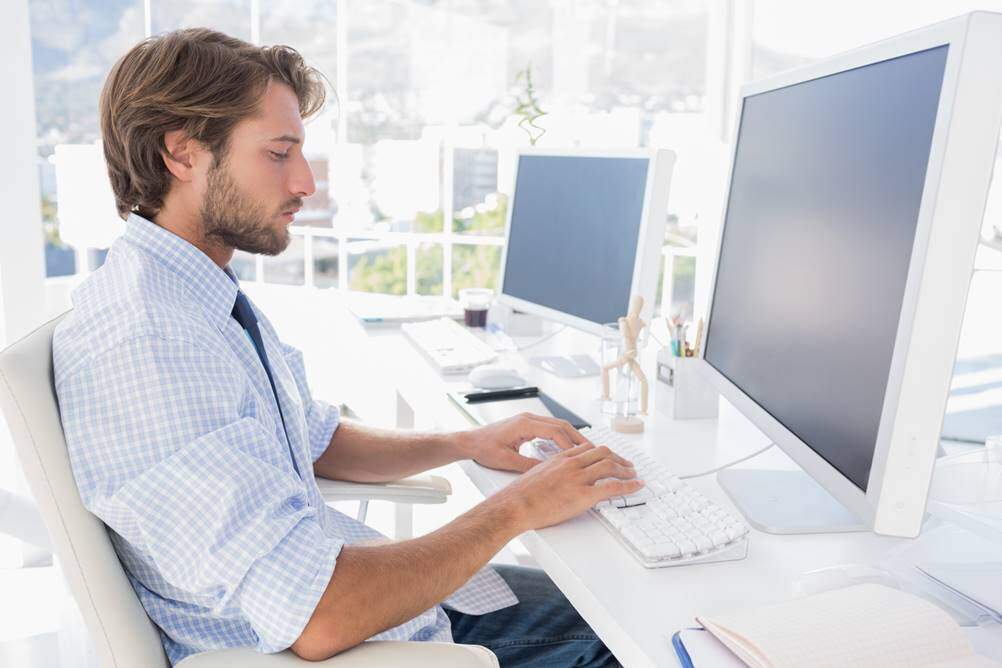 Homem estudando como fazer PROCV